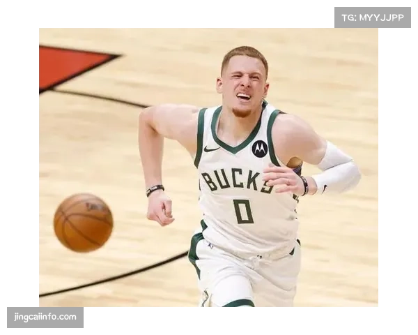 拜仁官方确认17岁后卫卡夏诺-基亚拉接受脚踝手术，预计赛季报销